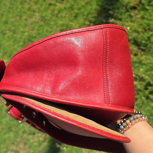 🎉💃🏽 HOST PICK 🎉❣️Coach Legacy Crescent Bag Rare color HTF 2002 - Picture 5 of 17